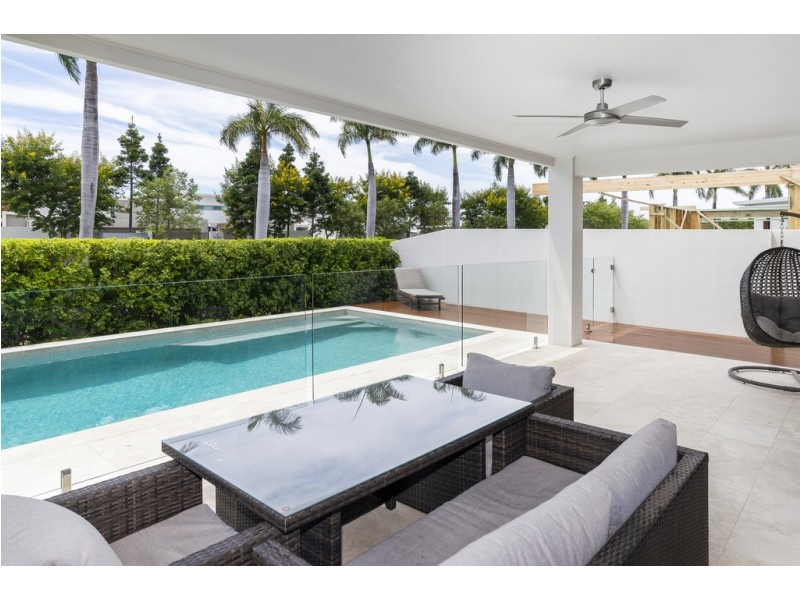 7806 Pavilions Close, Hope Island QLD 4212