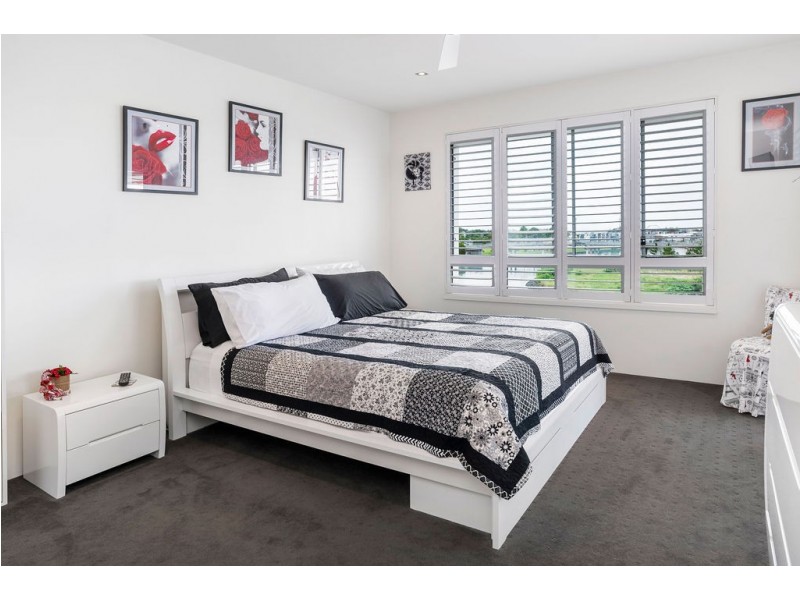 443/3 Pendraat Parade, Hope Island QLD 4212