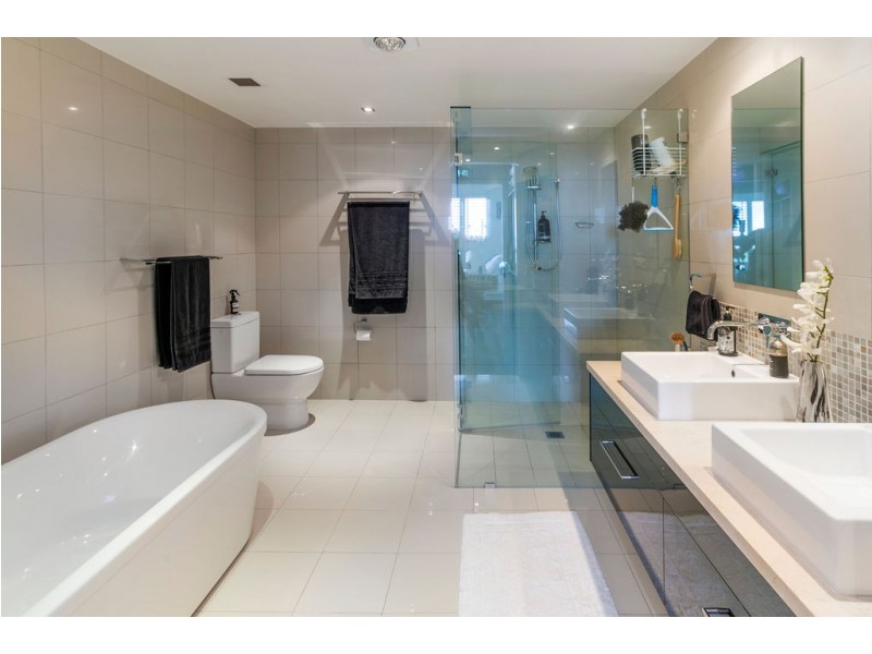 443/3 Pendraat Parade, Hope Island QLD 4212