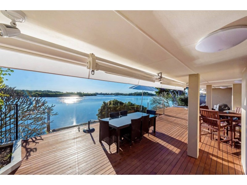 88 Tradewinds Avenue, Paradise Point QLD 4216
