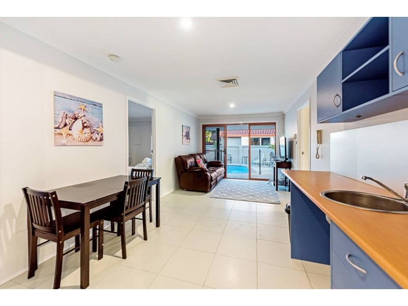 88 Tradewinds Avenue, Paradise Point QLD 4216