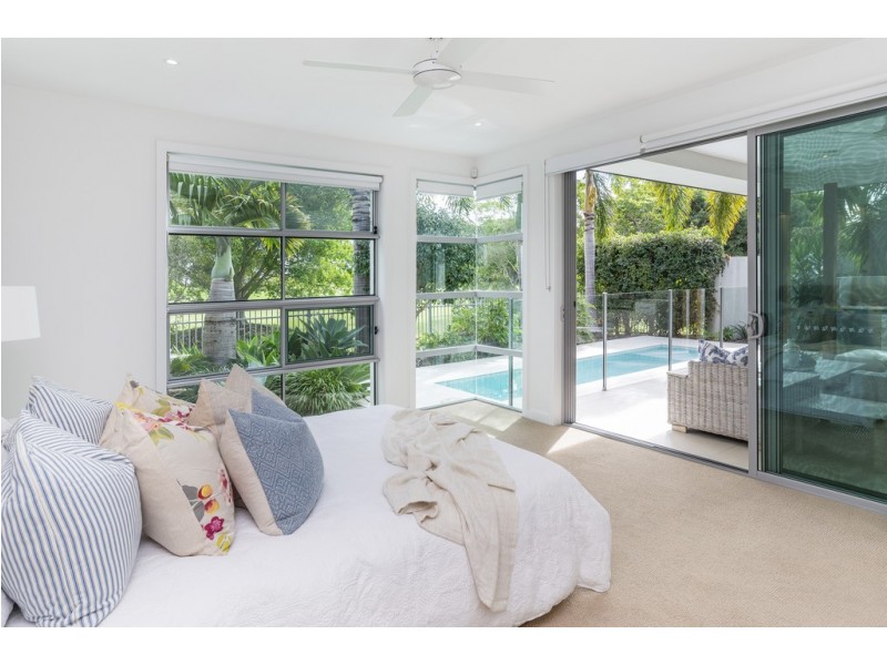 9115 Peter Senior Drive, Hope Island QLD 4212