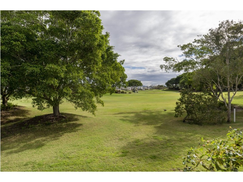 9115 Peter Senior Drive, Hope Island QLD 4212