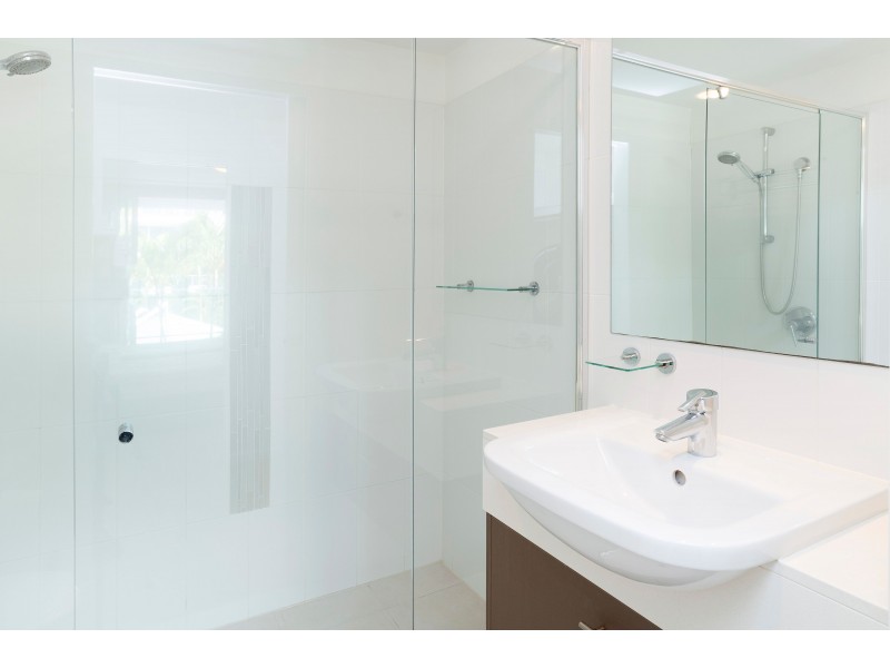 2207/2 Activa Way, Hope Island QLD 4212