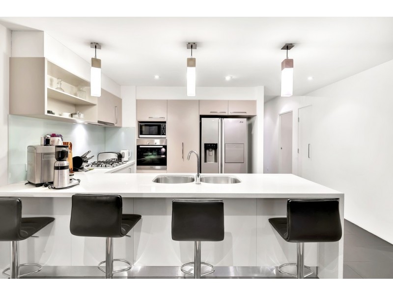 712/3-5 Pendraat Parade, Hope Island QLD 4212