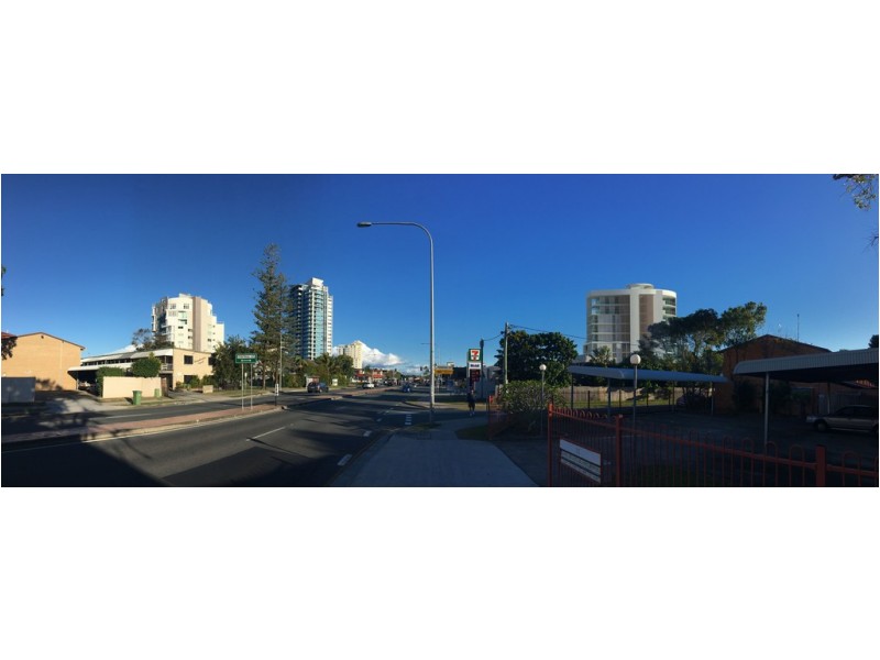 8 Sunshine Court, Labrador QLD 4215