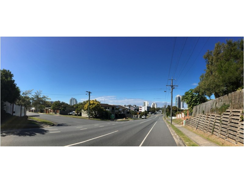 8 Sunshine Court, Labrador QLD 4215