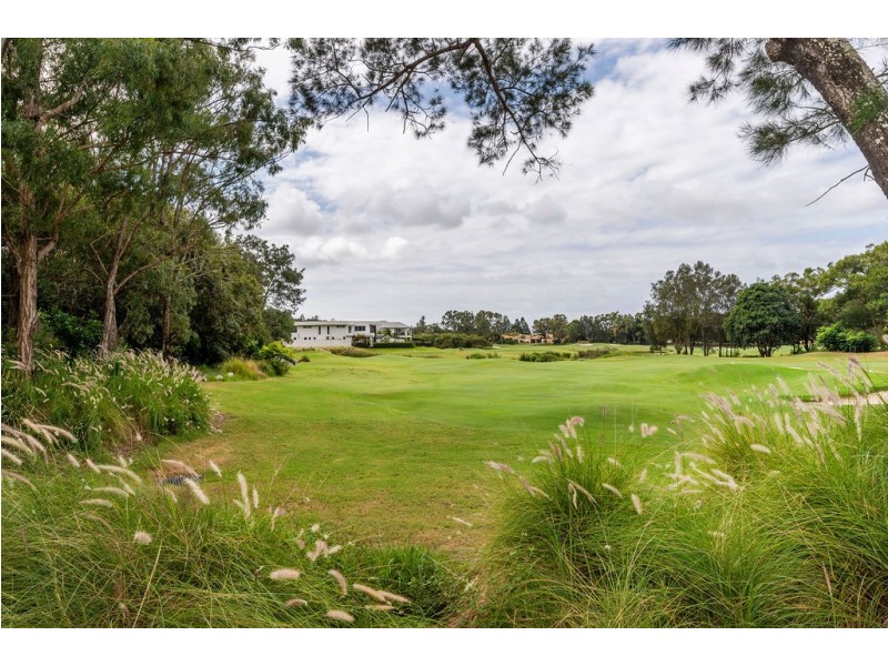 8108 Magnolia Gardens Court, Hope Island QLD 4212