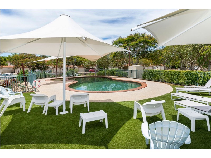 8108 Magnolia Gardens Court, Hope Island QLD 4212