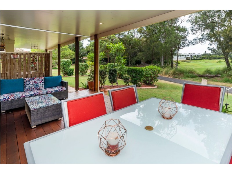 8108 Magnolia Gardens Court, Hope Island QLD 4212