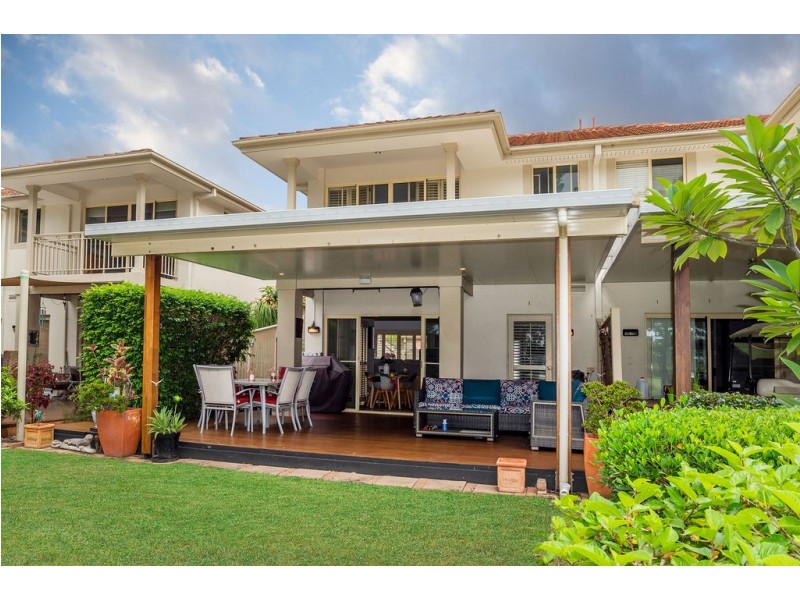8108 Magnolia Gardens Court, Hope Island QLD 4212