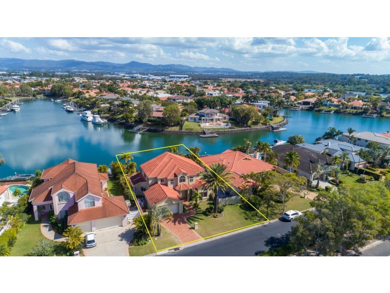 1048 Rosebank Way, Hope Island QLD 4212