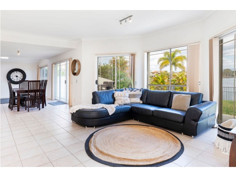 1048 Rosebank Way, Hope Island QLD 4212