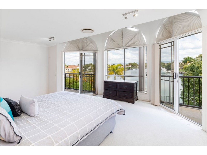 1048 Rosebank Way, Hope Island QLD 4212
