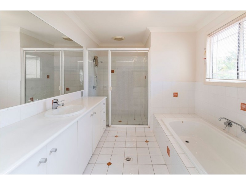1048 Rosebank Way, Hope Island QLD 4212