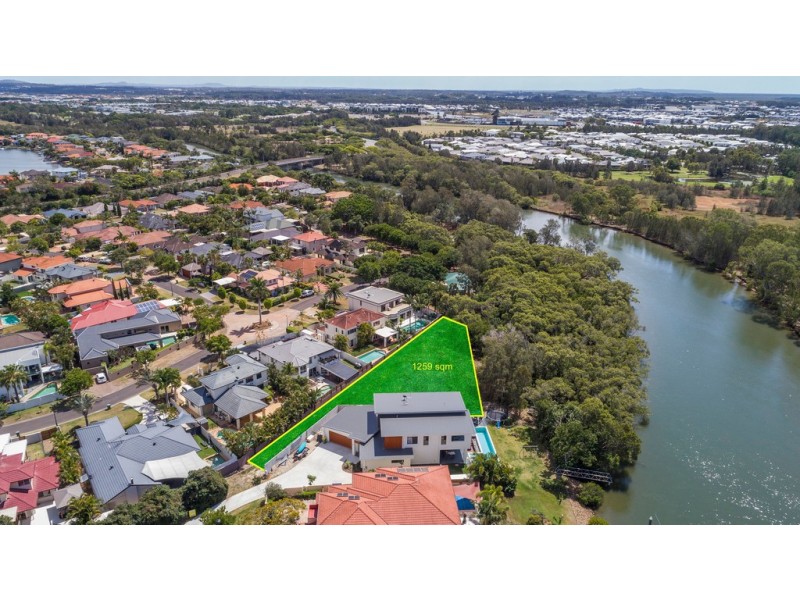 2 Edgewater Place, Helensvale QLD 4212
