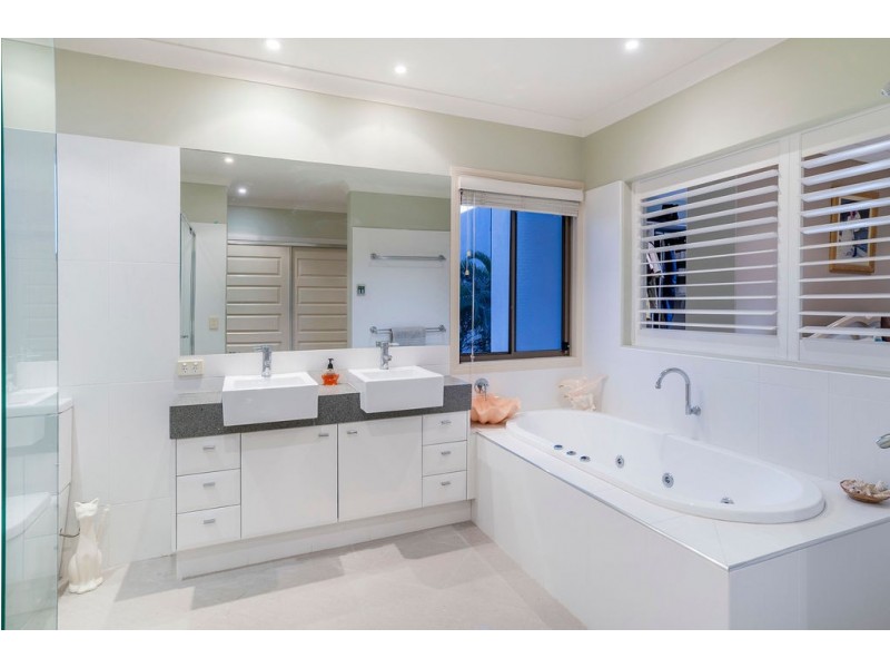 62 Southaven Drive, Helensvale QLD 4212