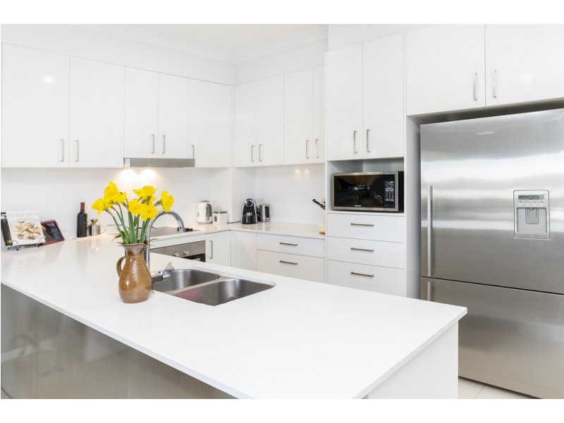 11/1 Mervyn Thomas Drive, Hope Island QLD 4212