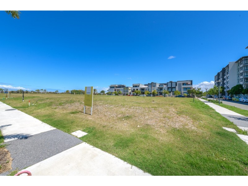 1 Havana Way, Paradise Point QLD 4216