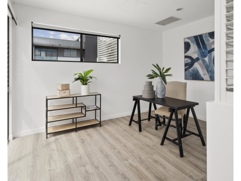 19 River Vista Way, Paradise Point QLD 4216