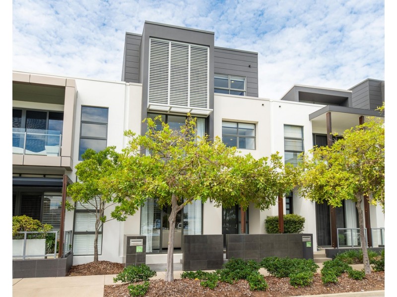 19 River Vista Way, Paradise Point QLD 4216