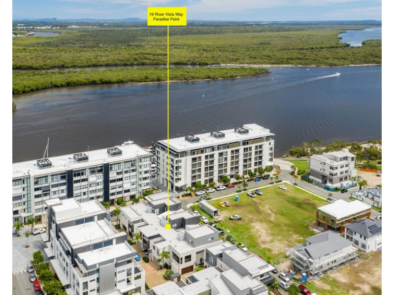 19 River Vista Way, Paradise Point QLD 4216