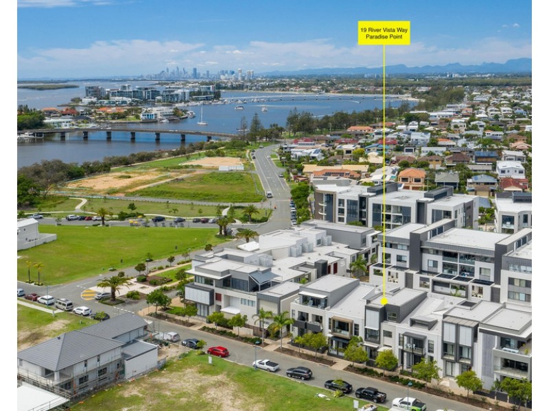 19 River Vista Way, Paradise Point QLD 4216