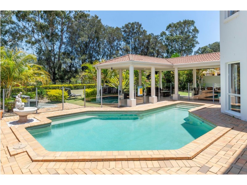 3190 Riverleigh Drive, Hope Island QLD 4212