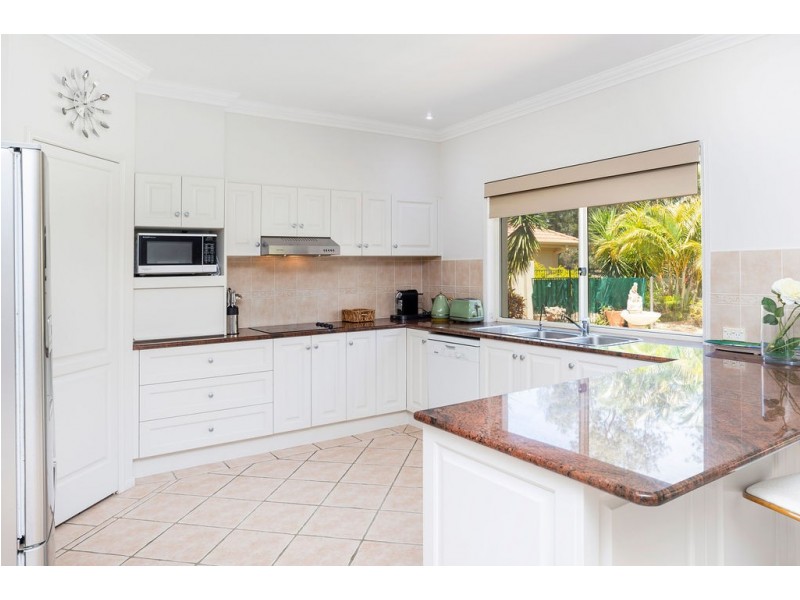 3190 Riverleigh Drive, Hope Island QLD 4212