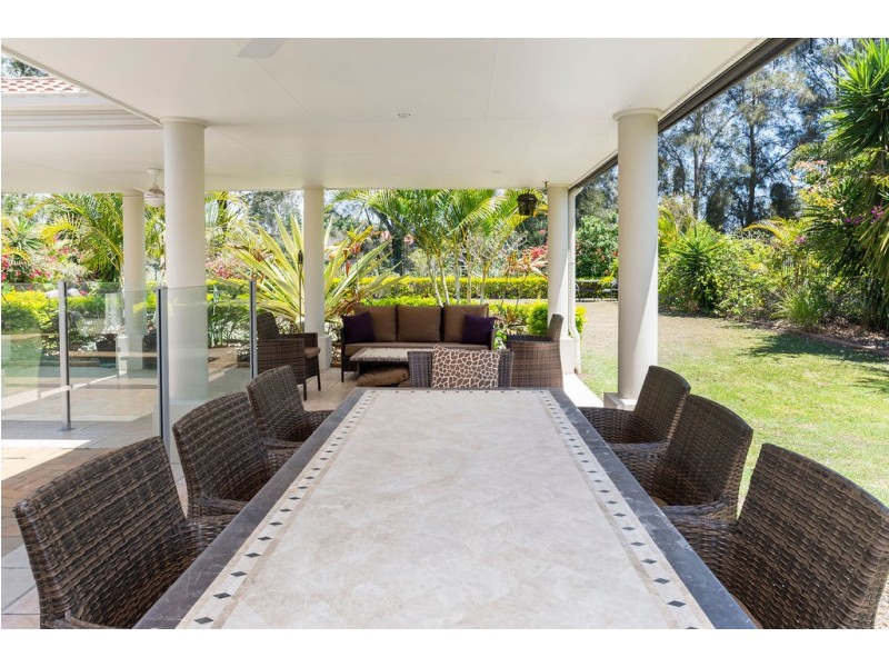 3190 Riverleigh Drive, Hope Island QLD 4212