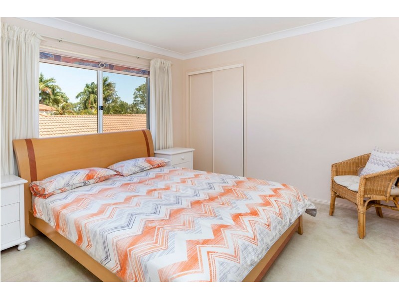 3190 Riverleigh Drive, Hope Island QLD 4212