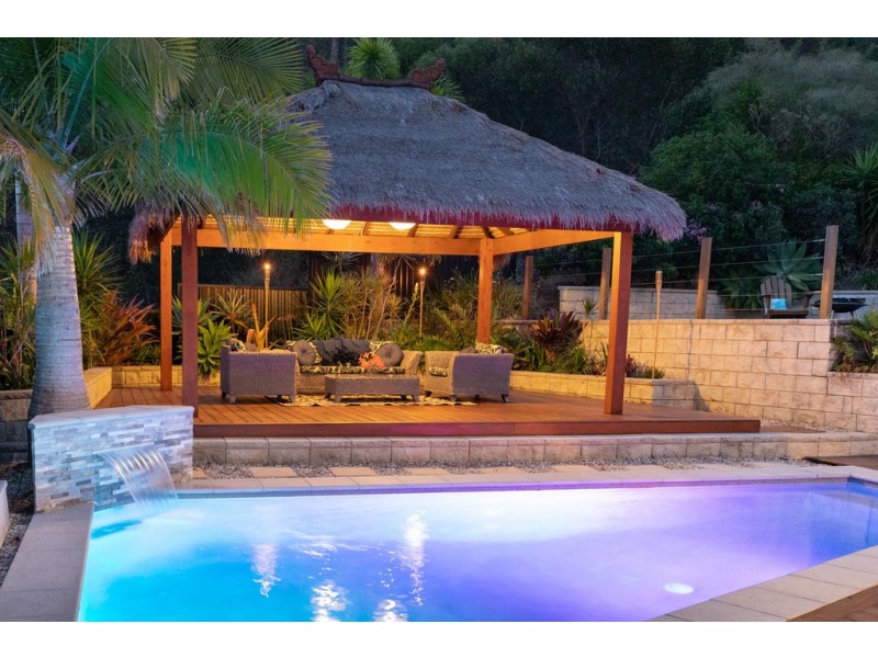 14 Moorea Court, Pacific Pines QLD 4211