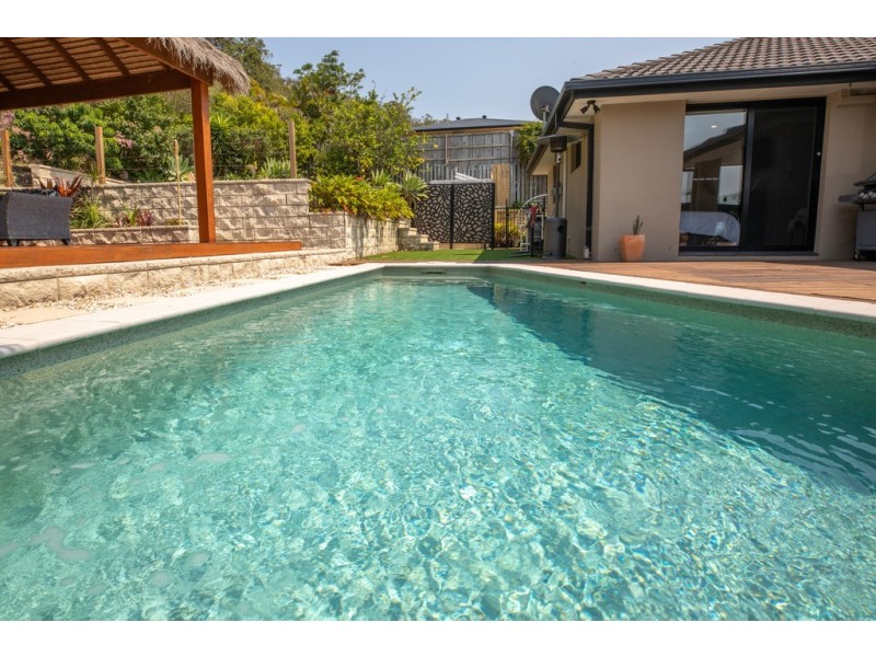 14 Moorea Court, Pacific Pines QLD 4211