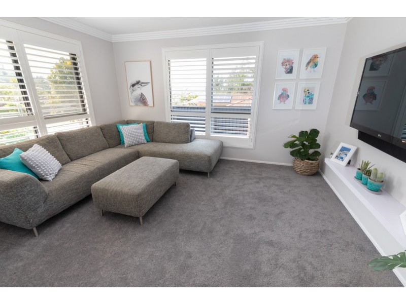 14 Moorea Court, Pacific Pines QLD 4211