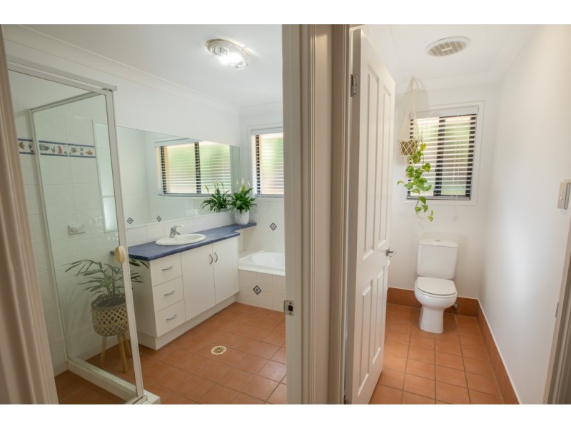 14 Moorea Court, Pacific Pines QLD 4211