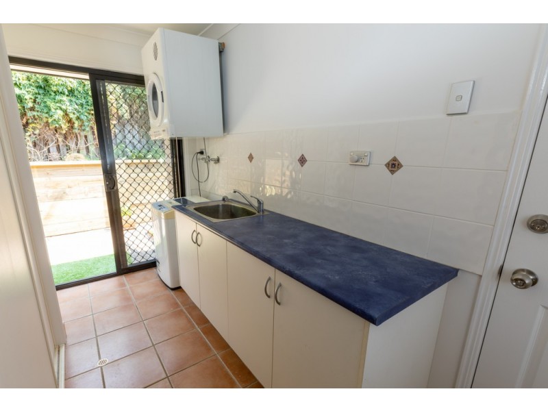 14 Moorea Court, Pacific Pines QLD 4211