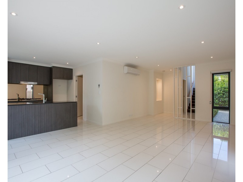 26/126 Marina Quays Boulevard, Hope Island QLD 4212