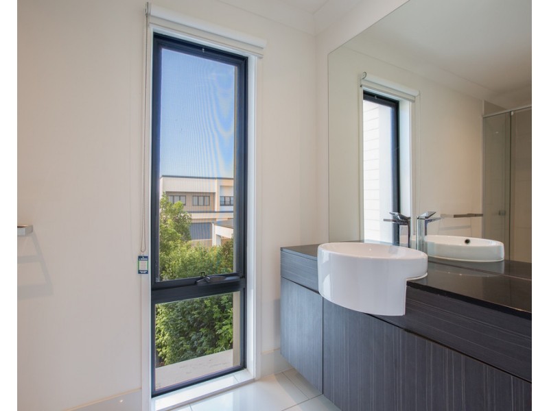 26/126 Marina Quays Boulevard, Hope Island QLD 4212