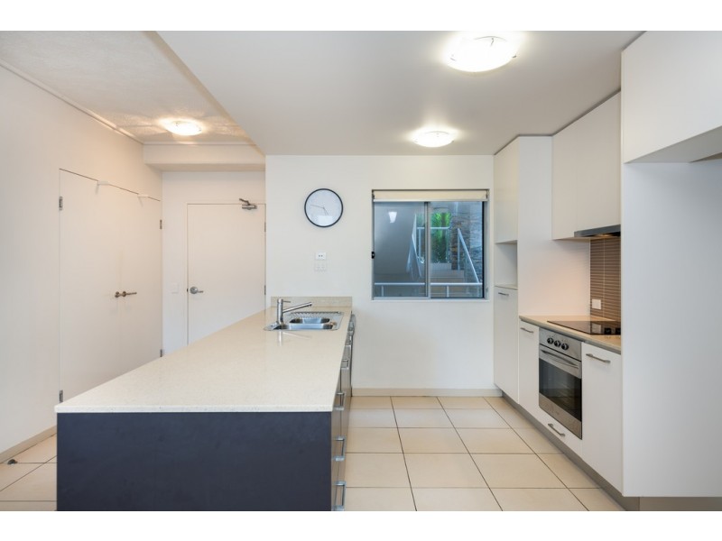 125/66 Sickle Avenue, Hope Island QLD 4212