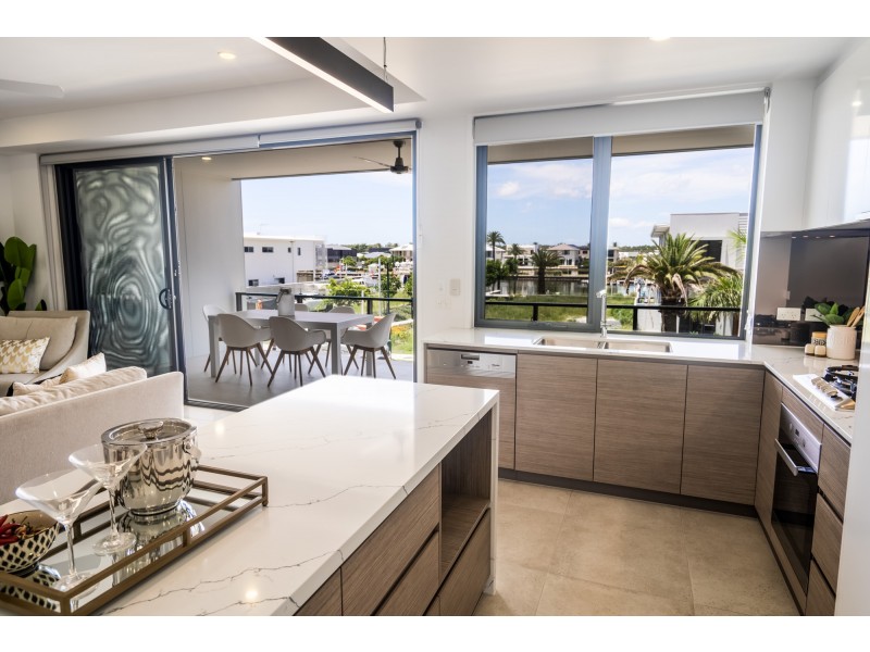 42 Park Cove Boulevard, Hope Island QLD 4212