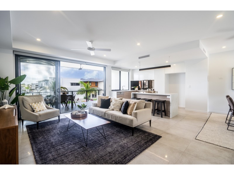 42 Park Cove Boulevard, Hope Island QLD 4212