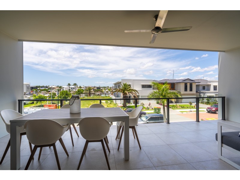 42 Park Cove Boulevard, Hope Island QLD 4212