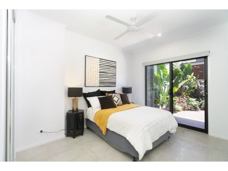 42 Park Cove Boulevard, Hope Island QLD 4212