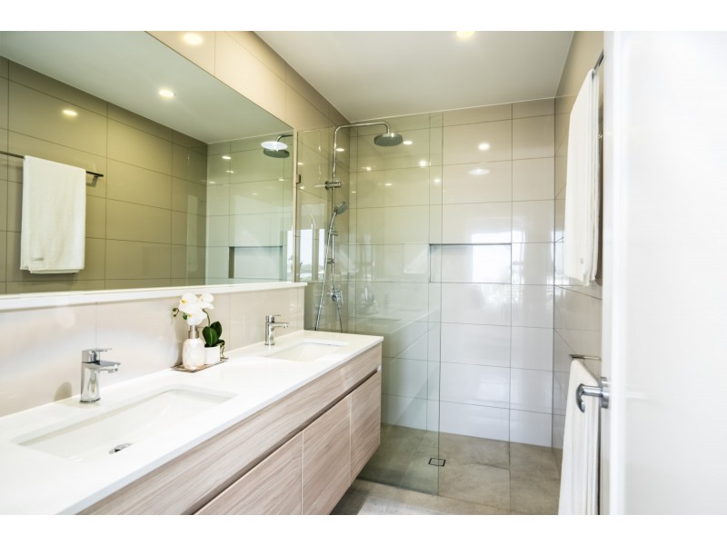 42 Park Cove Boulevard, Hope Island QLD 4212