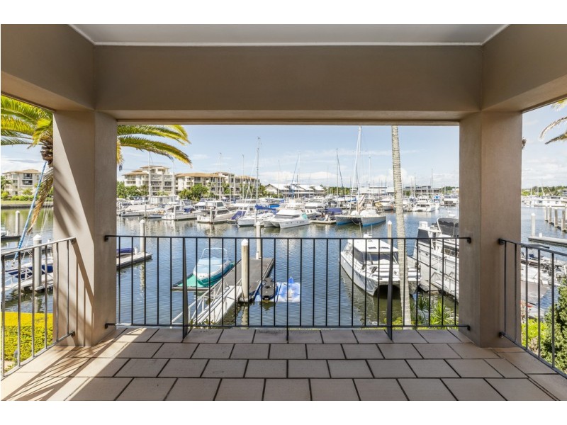 1518 Riverdale Drive, Hope Island QLD 4212