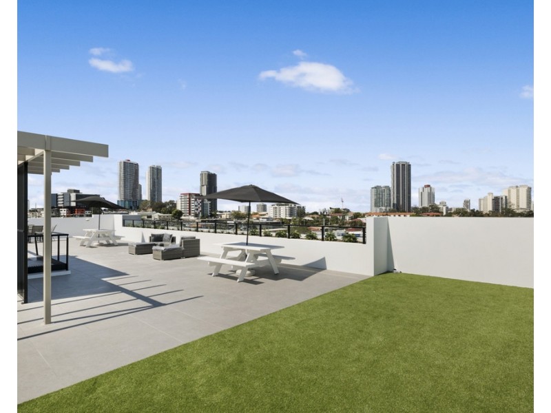 1/23 Minnie Street, Southport QLD 4215