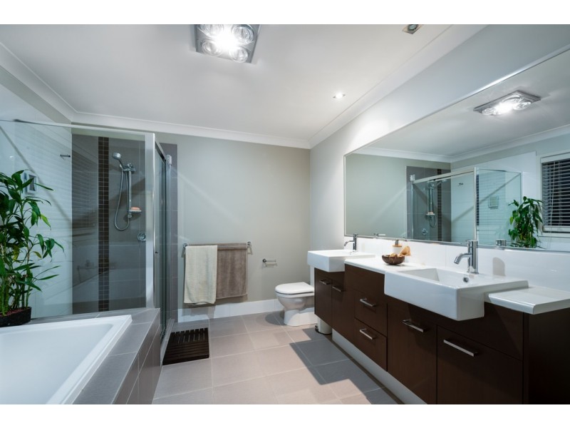 24 Peregrine Crescent, Coomera QLD 4209