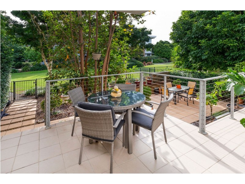 113/64 Sickle Avenue, Hope Island QLD 4212