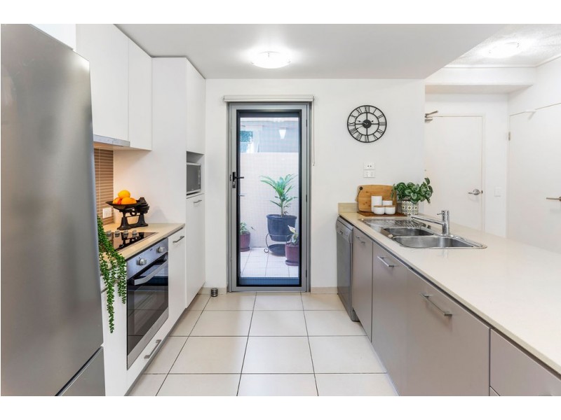 113/64 Sickle Avenue, Hope Island QLD 4212