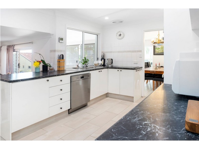 38 Buliti Street, Hope Island QLD 4212